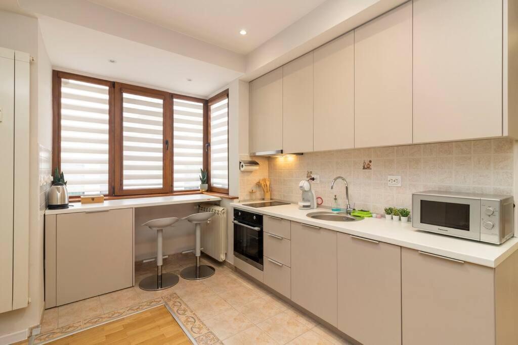 Spacious Aristocratic Apt. With A Colourful View Σόφια Εξωτερικό φωτογραφία