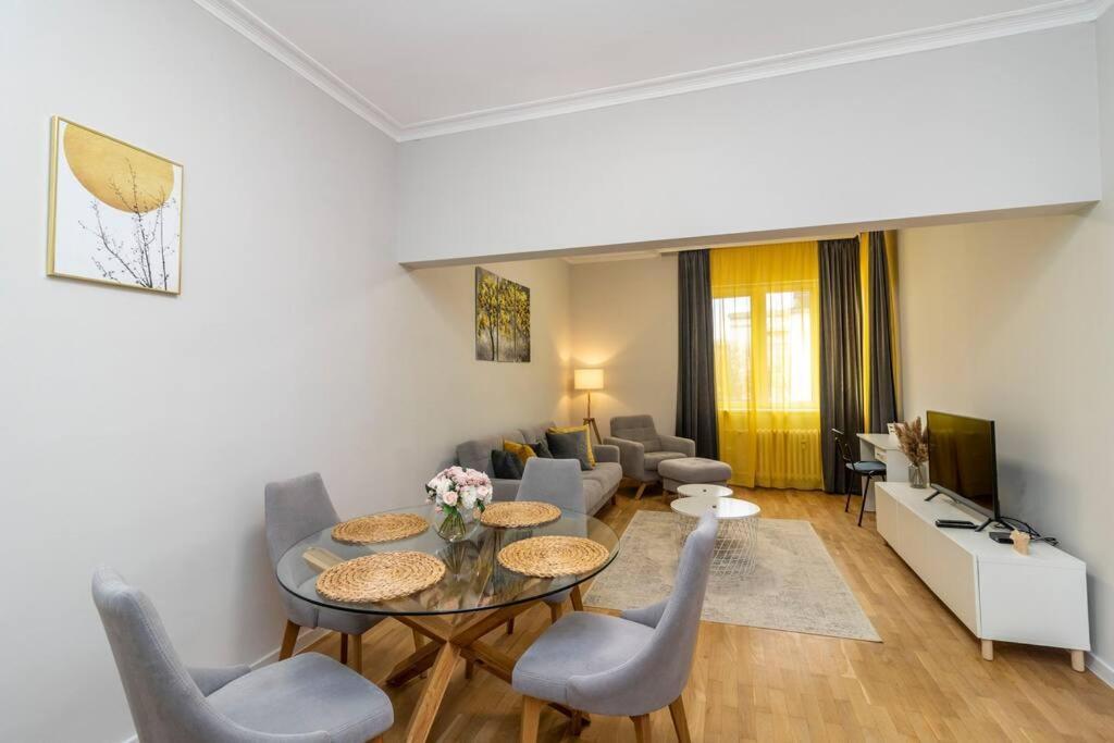 Spacious Aristocratic Apt. With A Colourful View Σόφια Εξωτερικό φωτογραφία