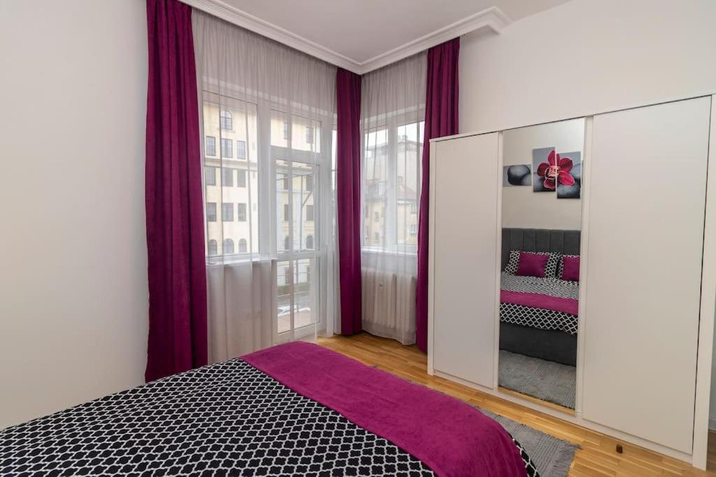 Spacious Aristocratic Apt. With A Colourful View Σόφια Εξωτερικό φωτογραφία