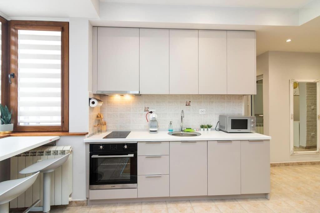 Spacious Aristocratic Apt. With A Colourful View Σόφια Εξωτερικό φωτογραφία